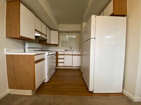 735 Hemlock Square in Zelienople, PA - Building Photo