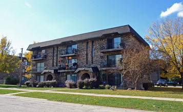 8101 W 84th St in Justice, IL - Building Photo - Building Photo