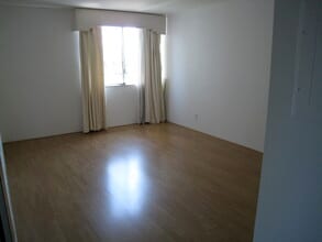 10747 Wilshire Blvd, Unit PH 4 in Los Angeles, CA - Building Photo - Building Photo
