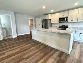 2-4 ME-4 in Windham, ME - Building Photo - Building Photo