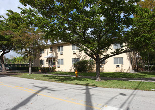 3130 Hernando St in Miami, FL - Building Photo - Building Photo