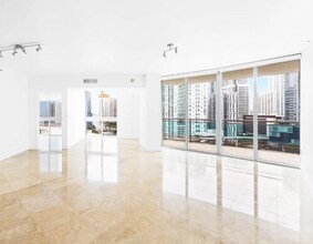 350 S Miami Ave, Unit 1802 in Miami, FL - Building Photo - Building Photo
