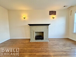 2432 N Milwaukee Ave, Unit 2 in Chicago, IL - Building Photo - Building Photo