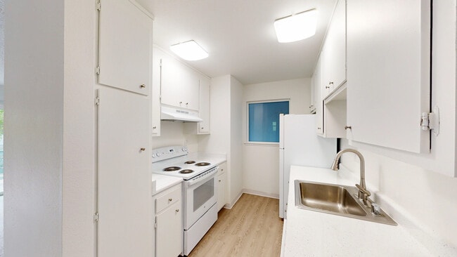 property at 541 Alameda del Prado