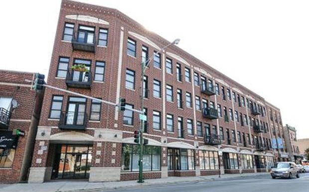 3755 N Racine Ave, Unit 2C in Chicago, IL - Foto de edificio