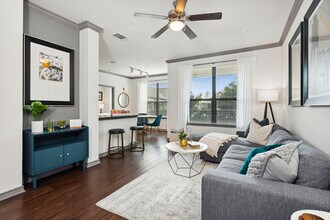Haven at Eldridge in Houston, TX - Foto de edificio - Building Photo