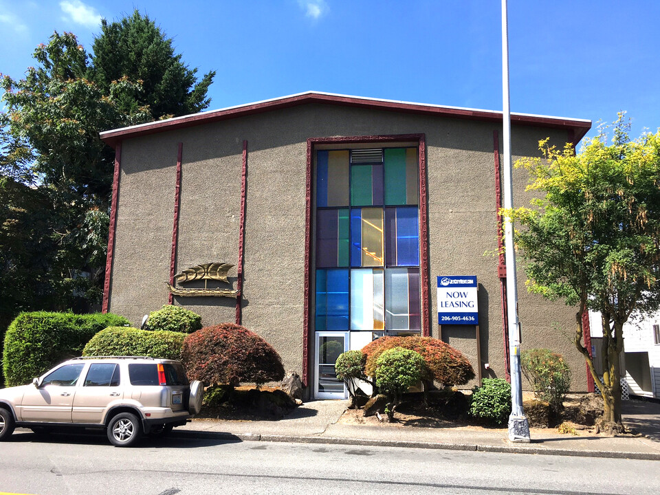 Outrigger Apartments in Seattle, WA - Building Photo