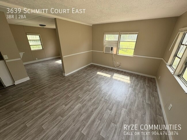 3639 Schmitt Ct E in Jacksonville, FL - Building Photo - Building Photo