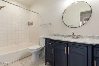 2929 W Yorkshire Dr in Phoenix, AZ - Foto de edificio - Building Photo