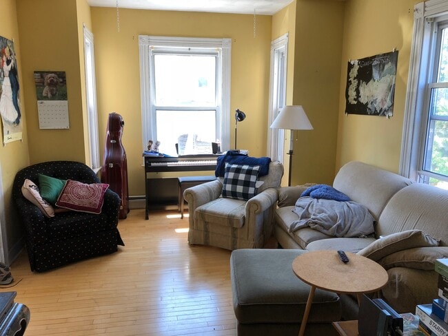 11 Thorndike St, Unit 2