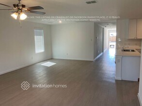 5106 Volunteer Dr in Ennis, TX - Building Photo - Building Photo