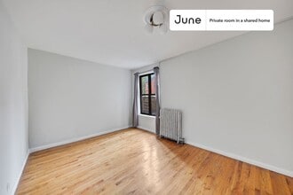 Private bedroom in 3 bed/1 bath Home in New York, NY - Building Photo - Building Photo