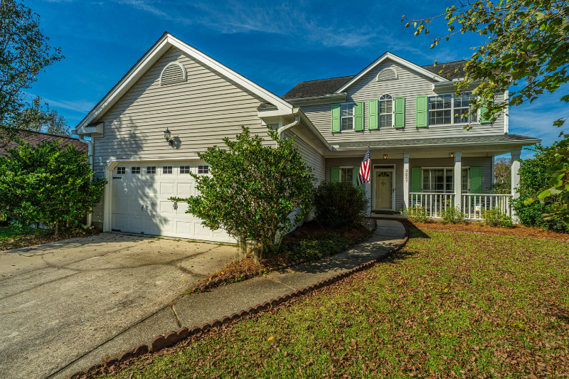 3257 Middleburry Ln in Charleston, SC - Building Photo