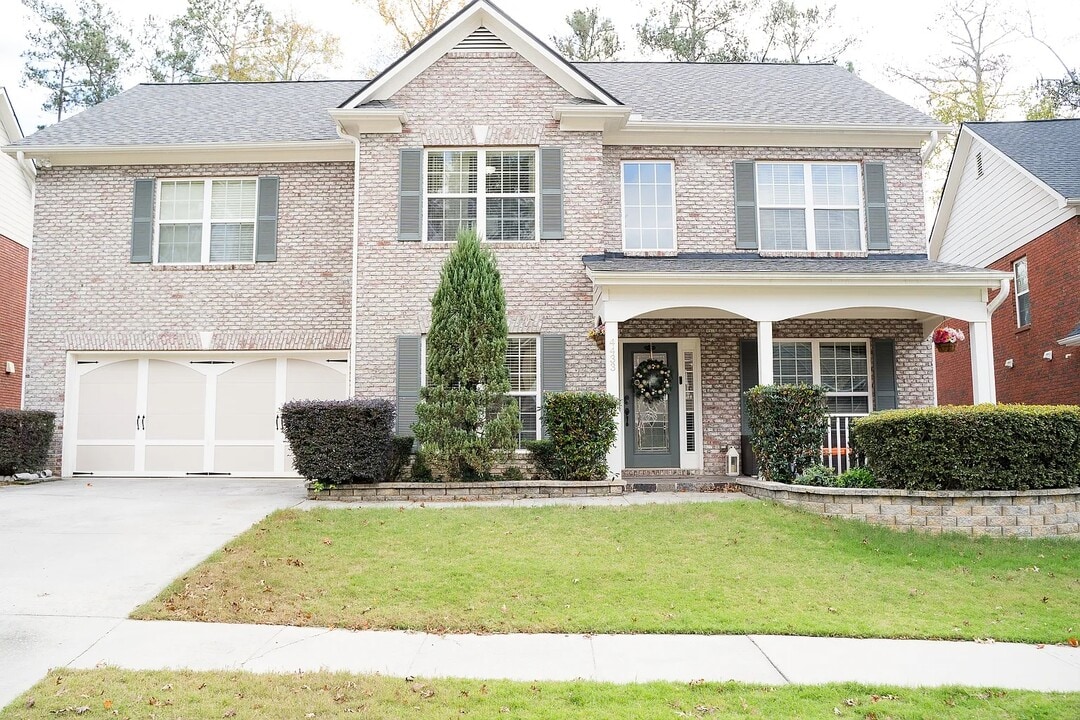 4433 Pond Edge Rd in Snellville, GA - Building Photo