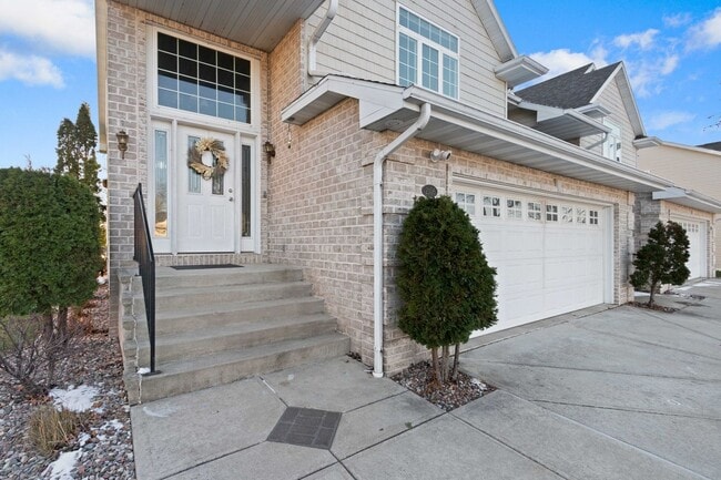 2104-2106 River Point Ct