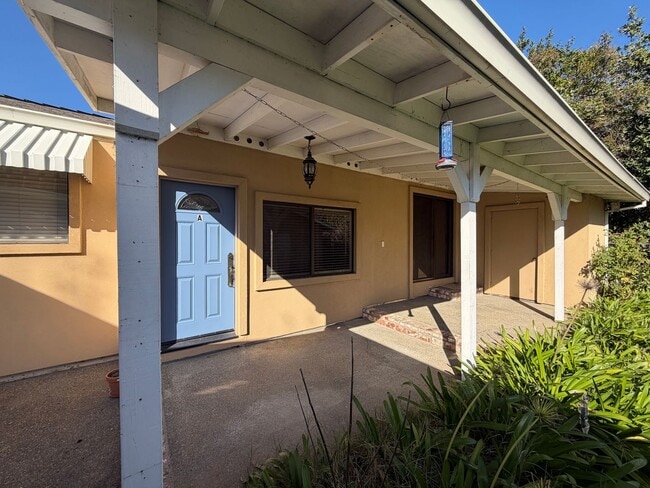 property at 2720 Larry Ln