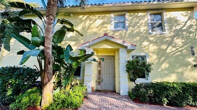 4400 Lazio Way in Ft. Myers, FL - Building Photo - Building Photo