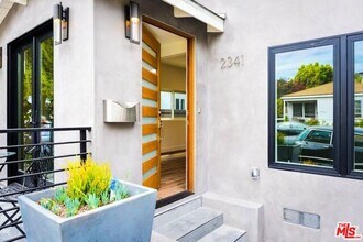 2341 Beach Ave in Los Angeles, CA - Building Photo - Building Photo