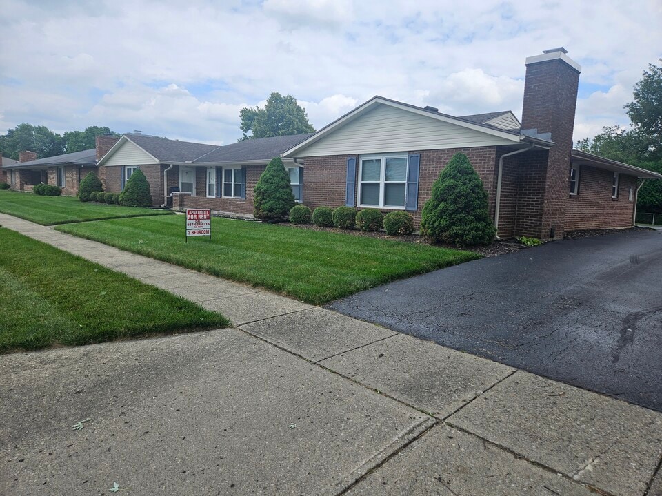 860 Sussex Pl, Unit 860 in Vandalia, OH - Building Photo