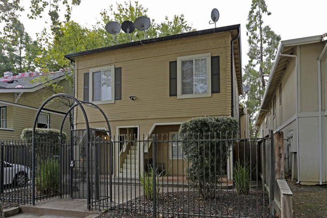 1820 V St in Sacramento, CA - Foto de edificio - Building Photo