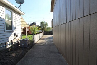 828 E Gordon Ave in Spokane, WA - Building Photo - Building Photo