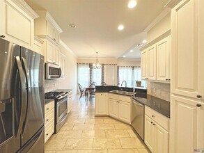 8138 Valencia Ct in Baton Rouge, LA - Building Photo - Building Photo
