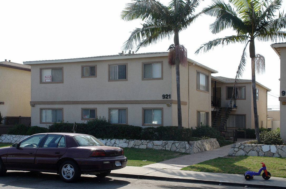 921 S Ventura Rd in Oxnard, CA - Foto de edificio