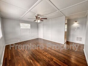 4412 N Virginia Ave in Kansas City, MO - Building Photo - Building Photo