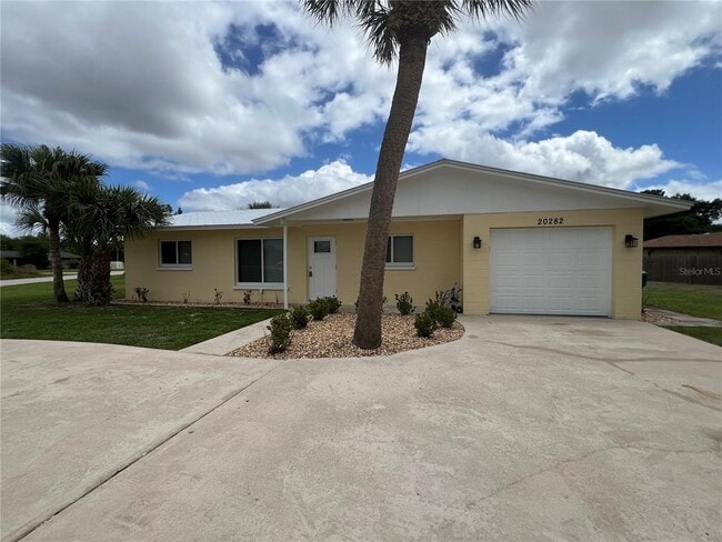 20282 Albury Dr in Port Charlotte, FL - Building Photo - Building Photo