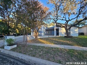 8410 Shallow Creek Dr in San Antonio, TX - Building Photo - Building Photo