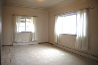 1008 Bechtel St in Monaca, PA - Building Photo - Building Photo
