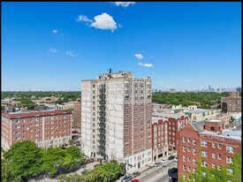 7144 S Jeffery Blvd in Chicago, IL - Building Photo