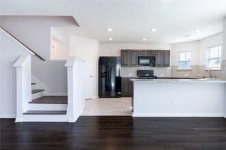 623 Ash Mill Dr in Houston, TX - Foto de edificio - Building Photo