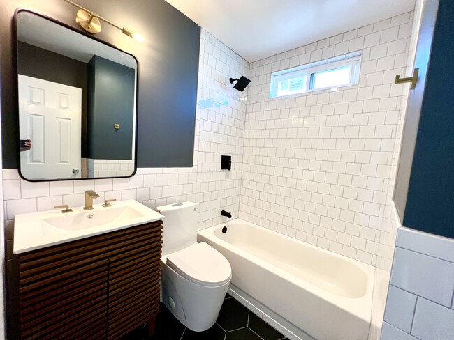 2459 Torrance Blvd, Unit 3 in Torrance, CA - Building Photo - Building Photo