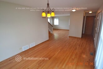 328 Christine Ln in Hainesville, IL - Building Photo - Building Photo