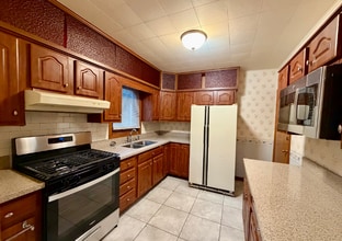 1718 Lake Ave in Whiting, IN - Building Photo - Building Photo