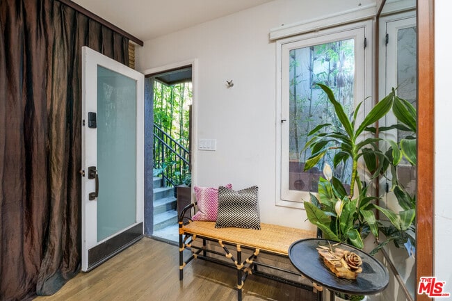 2066 Glencoe Way in Los Angeles, CA - Building Photo - Building Photo