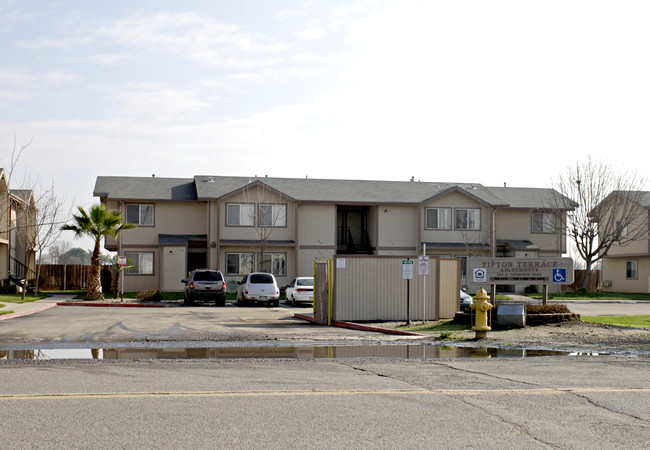 Tipton Terrace Apartments in Tipton, CA - Foto de edificio - Building Photo