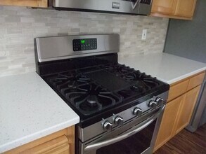 1586 Cougar Ct SW in Albany, OR - Building Photo - Building Photo