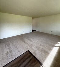 810 NW 23rd St, Unit 2325 in Corvallis, OR - Foto de edificio - Building Photo