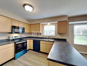 5841 Privilege Dr in Hilliard, OH - Building Photo - Building Photo