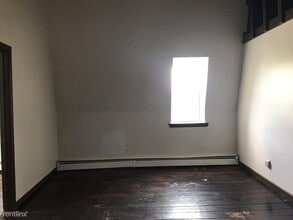 227 Windsor Ave, Unit 3 in Windsor, CT - Foto de edificio - Building Photo