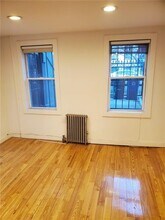 200 Spencer St in Brooklyn, NY - Building Photo - Building Photo