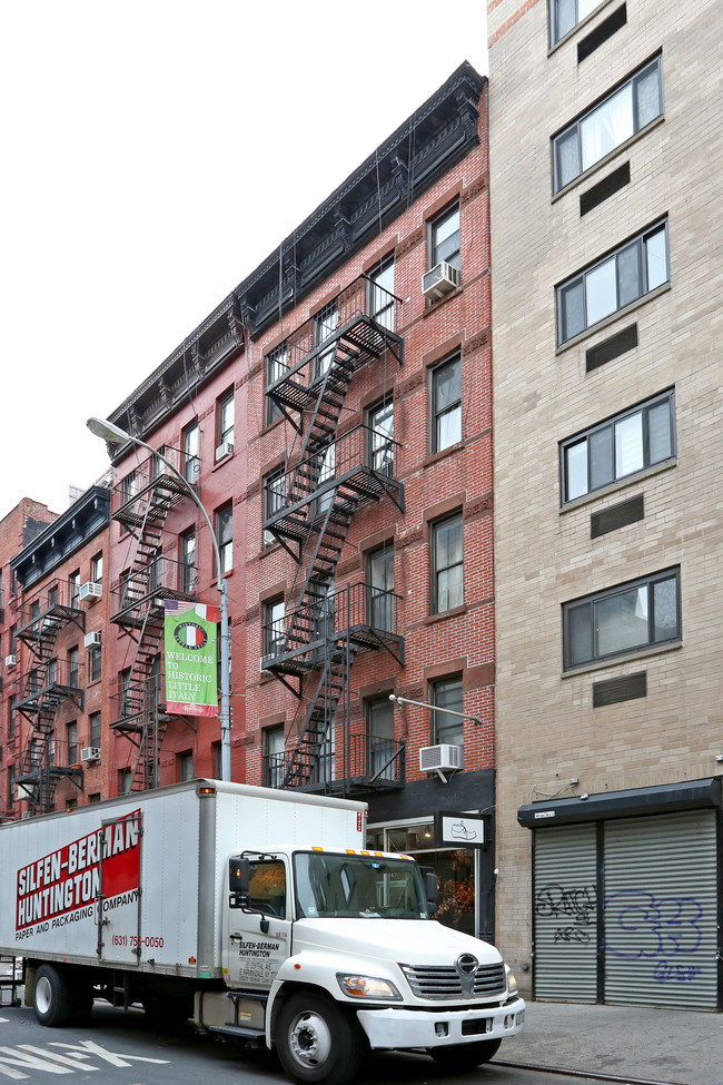 247 Mulberry St in New York, NY - Foto de edificio - Building Photo