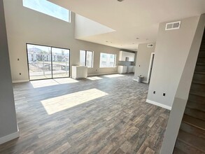 11830 N 28th Dr in Phoenix, AZ - Building Photo - Interior Photo