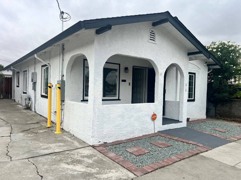 819 W 9th St in Antioch, CA - Building Photo