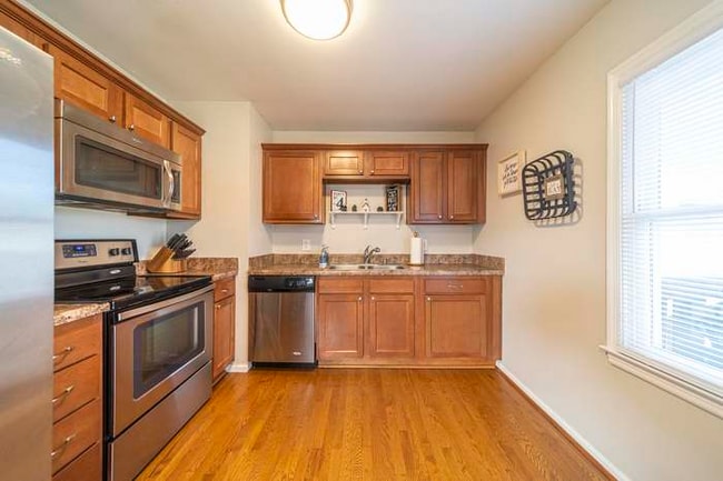 1030 Maywood Dr in Vinton, VA - Building Photo - Building Photo