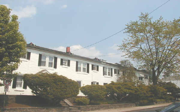 851 Glenbrook Ave in Bryn Mawr, PA - Building Photo