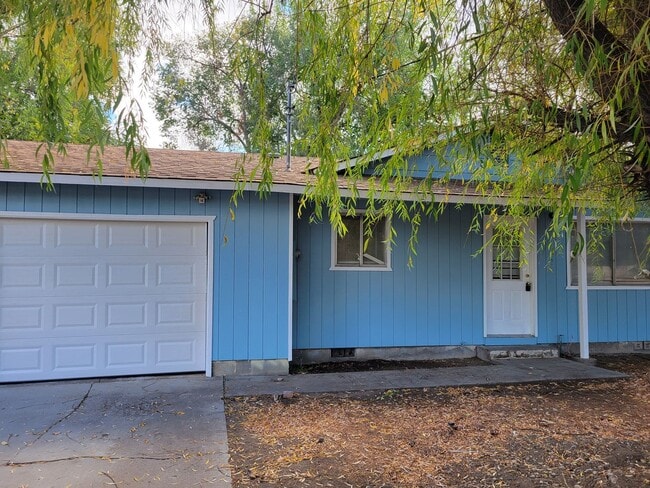 property at 106 N Estes St