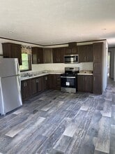 551 Lauschtown Rd in Denver, PA - Building Photo - Building Photo